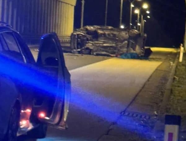 Vozač poginuo kod Prnjavora nakon slijetanja automobila s ceste