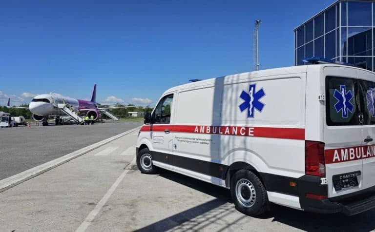 vlada tk urucila aerordromu tuzla sanitetsko vozilo za hitne intevrvecnije