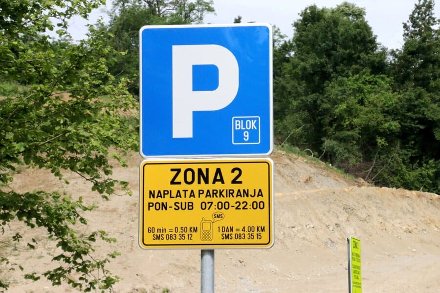 Asfaltirana saobraćajnica kod UKC-a Tuzla, uskoro počinje naplata parkinga (Foto)