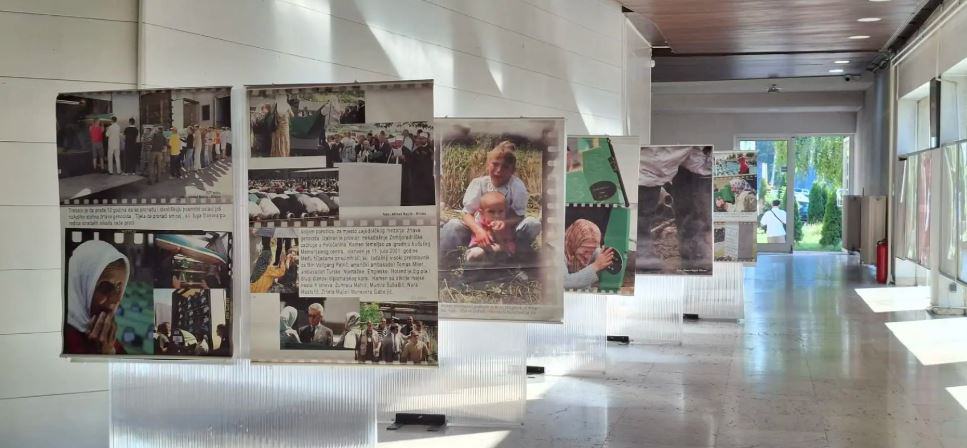 u bkc-u tk predstavljena fotomonografija o srebrenici genocidu ahmeta bajrica blicka
