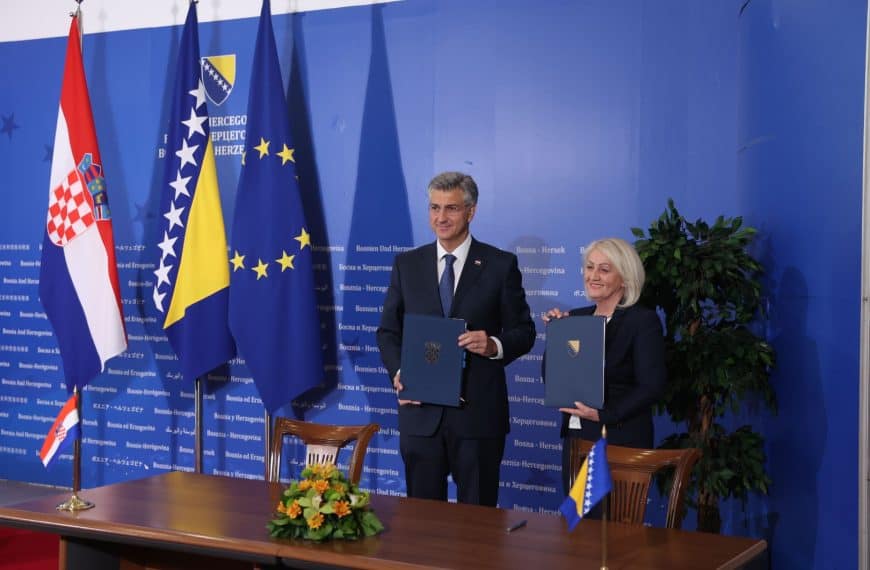 Krišto i Plenković u Sarajevu potpisali sporazum o graničnim prelazima