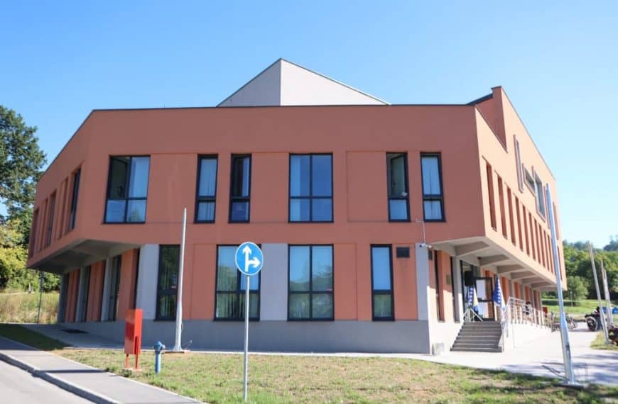 pokrenuta inicijativa da osnovna muzicka skola u tuzli noci naziv po kompozitoru asimu horozicu
