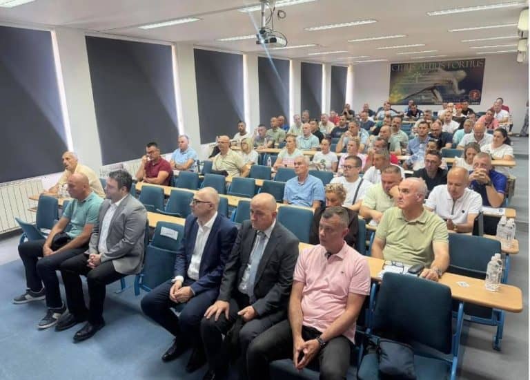 na fakultetu za tjelesni odgoj i sport untz odrzan seminar o koristenju tkfit aplikacije