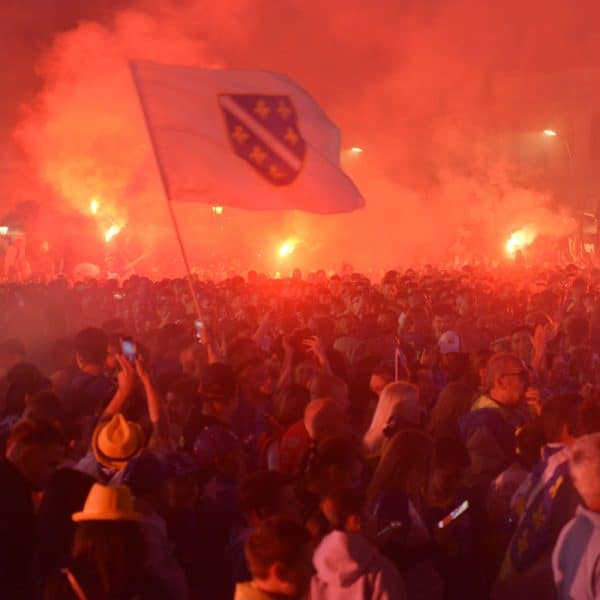 odlicna atmosfera vladala je na trgu slobode u tuzli tokom utakmice kanade i bih u prvom kolu grupne faze sp