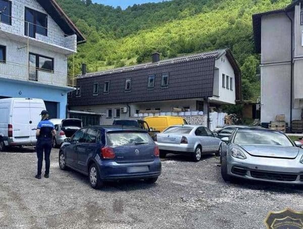 fup uhapsio dvojicumuskaraca iz travnika koji su osumnjiceni da su fingirali nesrece