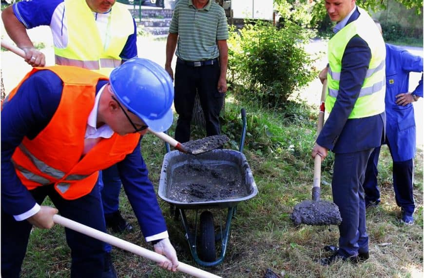 Položen kamen temeljac za novu sportsku salu u Stuparima (Foto)