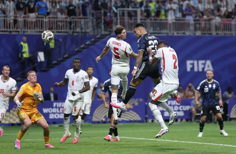 Argentina čudesnim preokretom srušila Englesku i zakazala veliko finale sa Španijom!