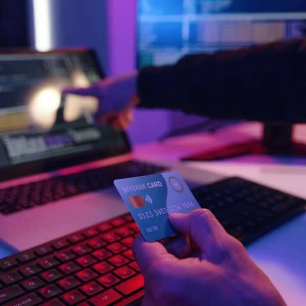 Udruženje banaka BiH upozorava građane: Ne otvarajte ove SMS poruke i linkove
