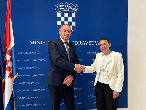 Danas je u Zagrebu potpisan Sporazum o saradnji u području hitne medicine između Ministarstva zdravstva Republike Hrvatske i Federalnog ministarstva zdravstva, kojim se dodatno unapređuje prekogranična saradnja i osigurava brža dostupnost hitne medicinske skrbi za životno ugrožene pacijente
