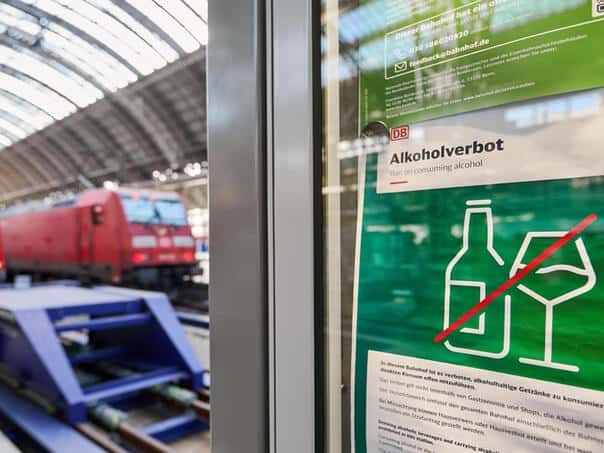 Deutschbahn uvodi zabranu tocenja alkohola na zeljeznicki postajama
