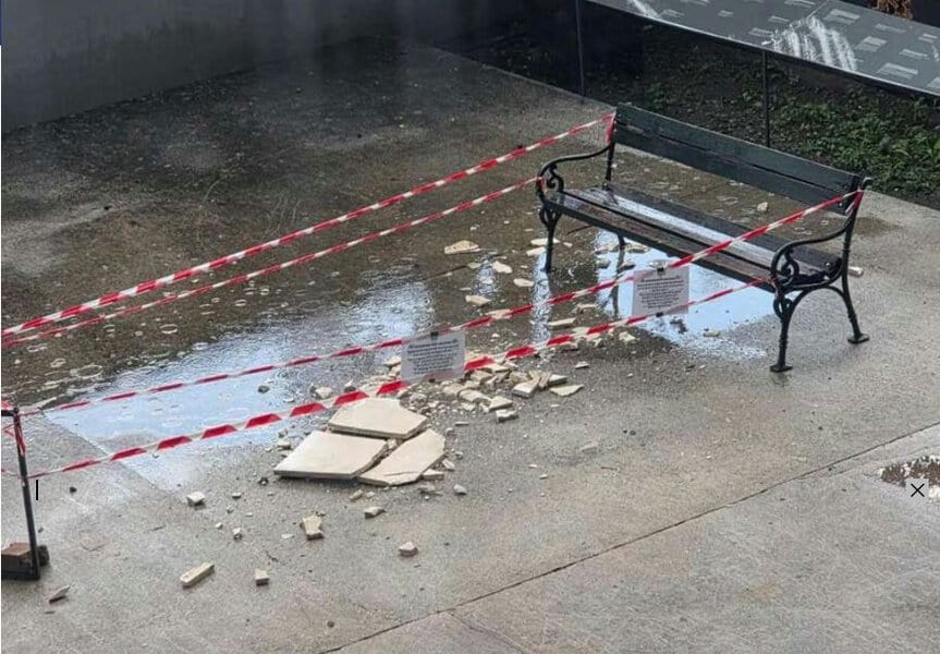 s historijskog muzeja bih otpale fasadne ploce srecom niko nuije povrijedjen