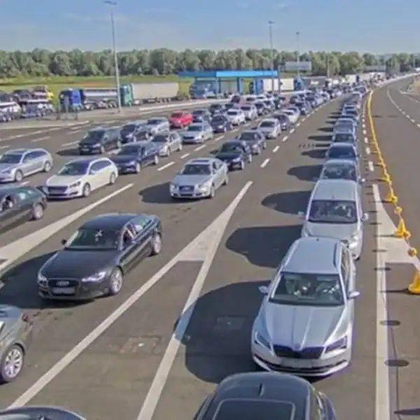 Kolaps prema moru, velike gužve i na ulasku i na izlasku iz BiH