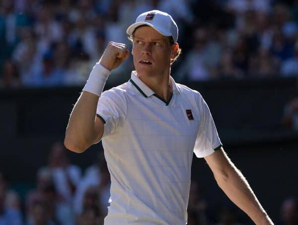 Sinner je drugi put zaredom osvojio Wimbledom, pobijedivši u finalu Zvereva sa 3:1 u setovima