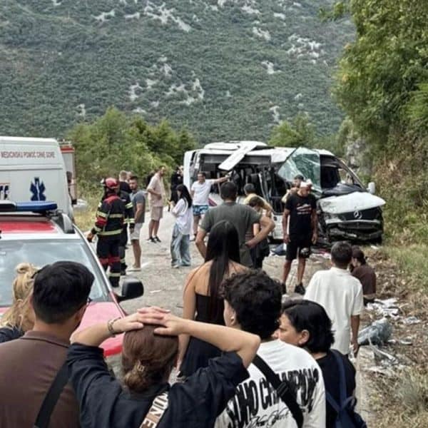 Teška nesreća u Crnoj Gori: Jedna osoba poginula, 17 povrijeđeno