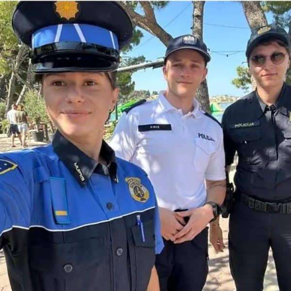 Policajci iz BiH i Poljske u Makarskoj patroliraju tokom turističke sezone