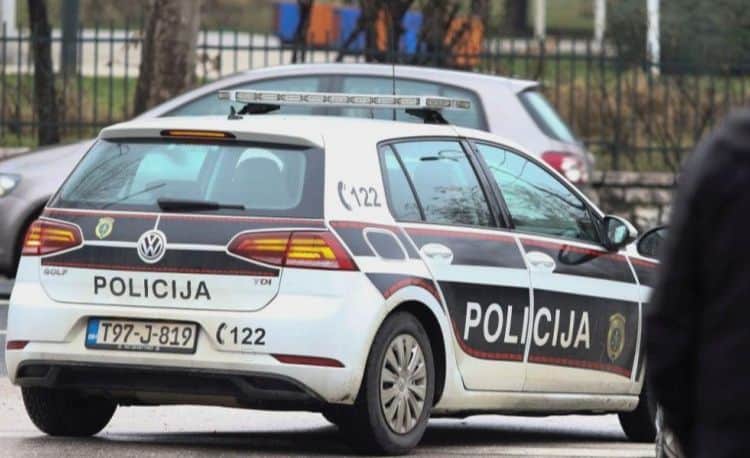 Policija u Hadzicima oduzela ford vozaču koji uz zabranu voznje ima i 37.000 KM kazni