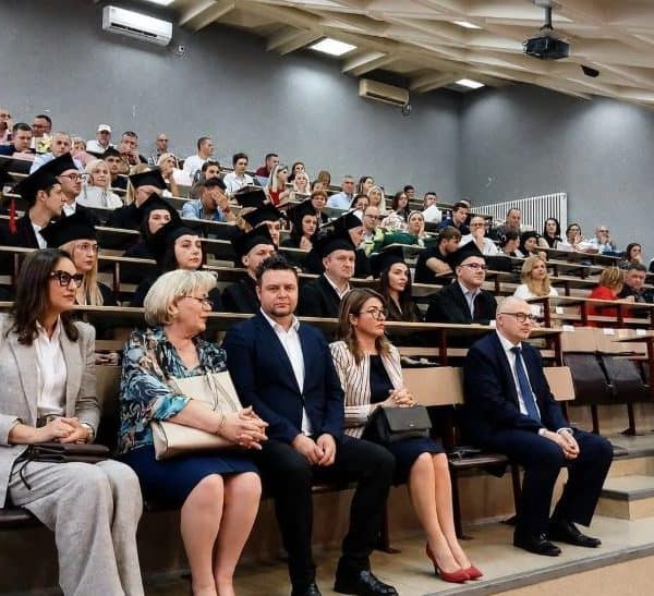 Univerzitet u Tuzli bogatiji za 28 novih doktora nauka