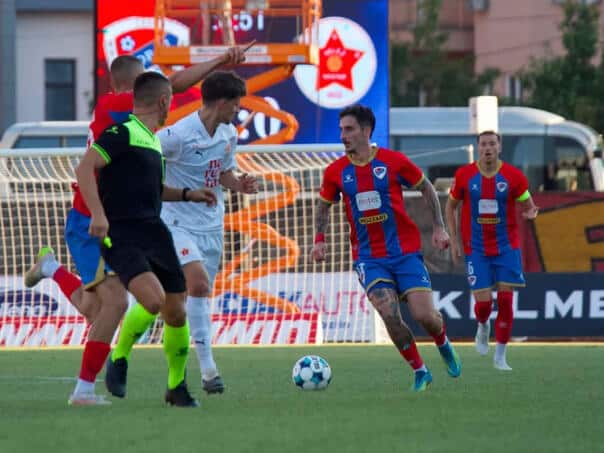 Borac je u 1. kolu Wwin lige pobijedio Velez, ali je mec obiljezilo skandalozno skandiranje domaćih navijača ratnom zlocincu