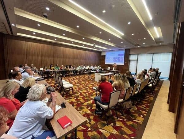 cik bih odrzao dvodnevno predavanje na kojem je obuceno 150 trenera za provodjenje obuka o specificnim izbornim tehnologijama