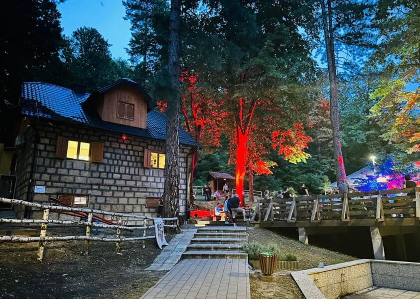 na tuzlanskom izletistu ilincica poceo festival open air art