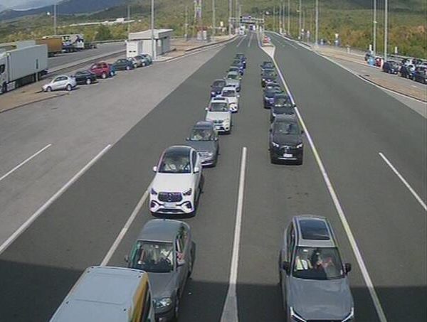 na pojeinim grancinim prelazima na izlazu iz bih zabiljezne guzve