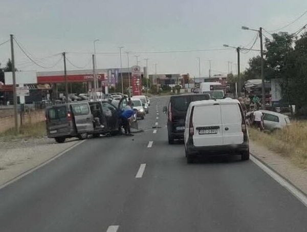 Pripadnici OS BiH izvukli teško povrijeđenog iz smrskanog vozila