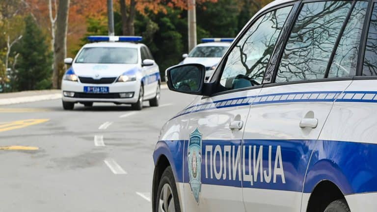 sud u novom pazaru u drugostepemnoj predusdi osudi na kaznu dozivotnog zatvola aldinu lakotu koja je svekrvu izbola nozem vise od 120 puta i usmrtila u mestu dubnica kod sjenice u srbiji