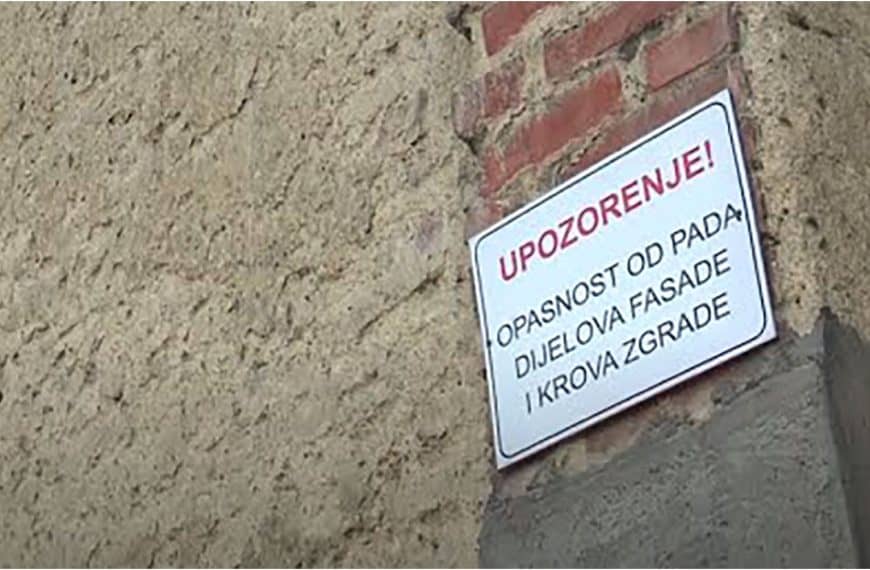 Opasne fasade u Tuzli: Prioritet su fotke na asfaltu, a ne životi građana! (Video)