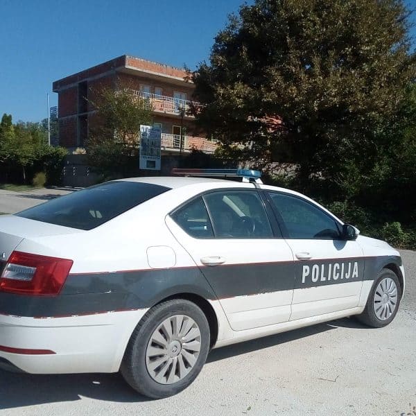 nakon zavrsetka uvidjaja u starackom domu kod člukavca na kome je izbio pozar prilikom kojega su povrijedjene dvije osobe ughapsen vlasnik objekta