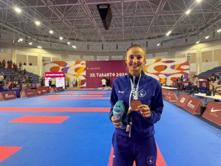 Tuizlanska karatistkinja Amina Fejzic osvojila je bronzu za BiH na Mediteranskim igrama u tarantu