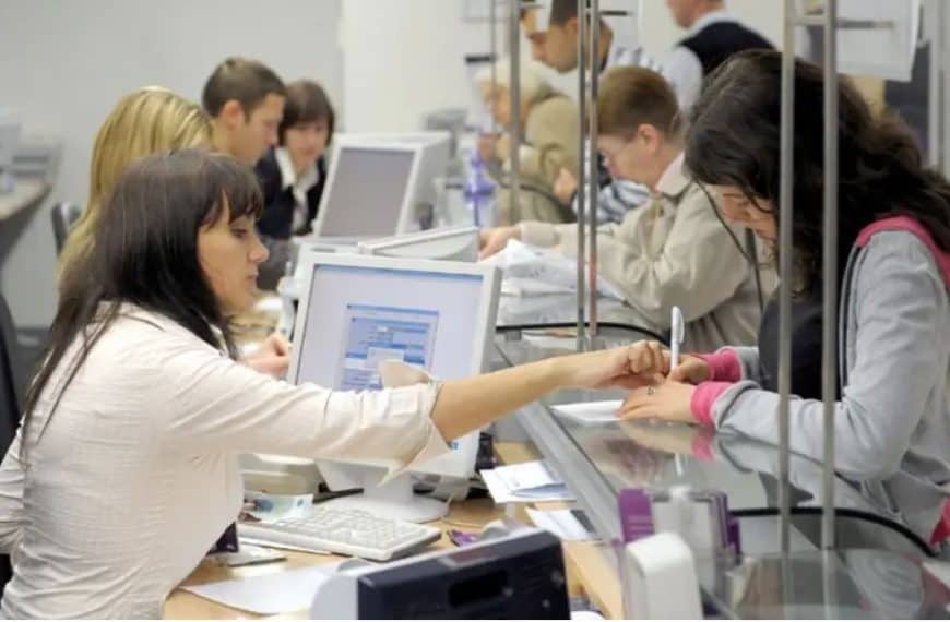 Banke u FBiH sve više zarađuju na naknadama, a građani su najveći izvor prihoda, evo i koliko