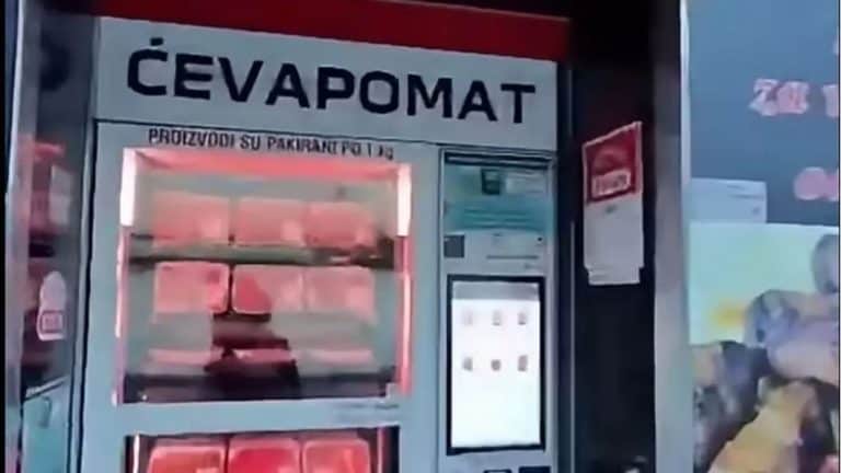 u karlovcu posavljen auomat za svjeze sirove cevape koji se mogu kupitiu bilo koje doba dana i noci itzazvao reakcije na internetu