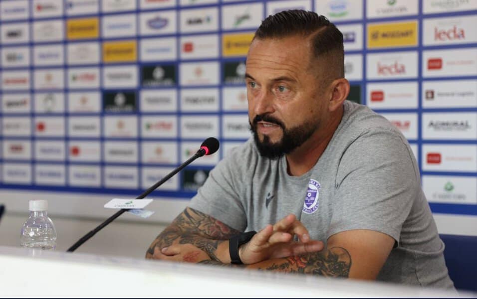 edis mulalic novi je sef srucnog staba fk sloboda ekuipu preuzima pred naredbu utakicu sa fk zvijezda gradacac