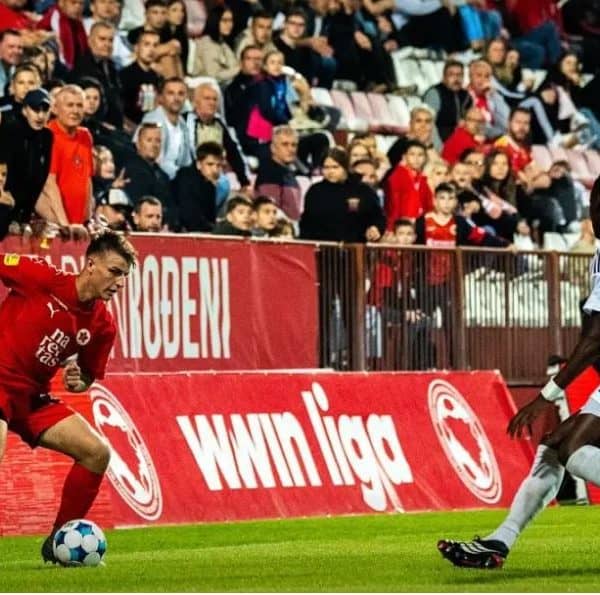 veceras se igraju preostale dvije utalklkmice wwin lige bih u mostaru velez docekuje sarajevo a u doboiju sloga zeljeznicar