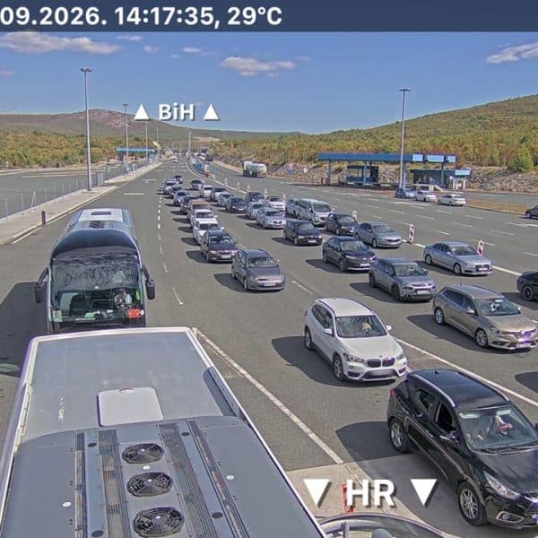 Velike gužve na izlazu iz BiH, evo gdje se najduže čeka