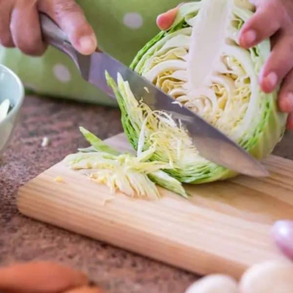 prilikom kiselenja kupusa za zimnicu strucnjaci predlazu na kiliu kupusa 20- 25 grama soli