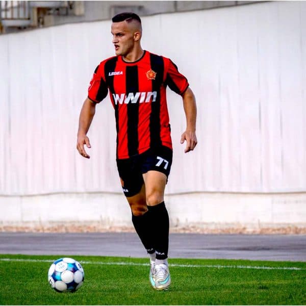 Golovima Belmina Mešinovića Sloboda je večeras u Gabeli pobijedila ekipu GOŠK-a sa 2:0