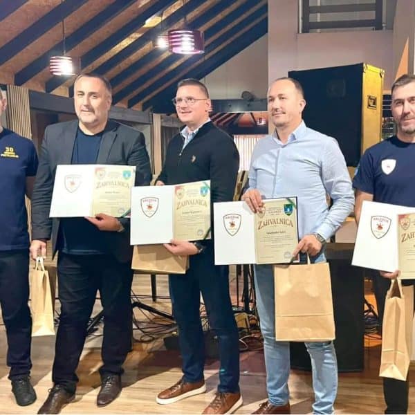 Tri decenije hrabrosti i odgovornosti: Profesionalna vatrogasna jedinica Kalesija obilježila jubilej