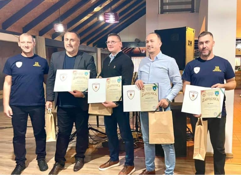 provesionalna vatrogasna jedinica kalesija proslavila tri decenije od osnovanja