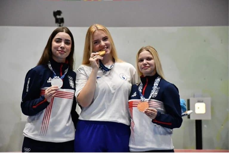 bh sportisti su na mediteranskim igrama odtrzanim u italiji osvojili 6 medalja najuspjesnija je bila zakira pusina koja je u srtreljastvu osvojila jedinu zlatnu medalju za nasu zemlju