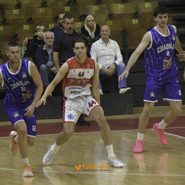Ekipa Slavije pobijedila je u Tuzli OKK Slobodu rezultatom 72-70