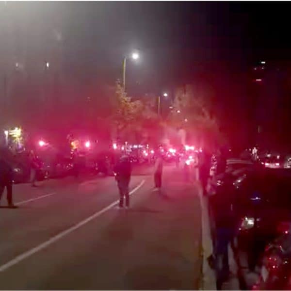 Fukare se bakljadom oprostile od svog člana, Izeta Zohrovića – Ize (Foto/Video)
