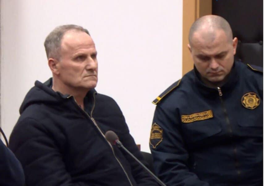 mehmed vukelic je ponovo na kantonalnom sudu u bihacu osudjen na dozivotnu kaznu zatvora u rajanju od 45 godina bog rosrukog ubisttva u sanskom mostu