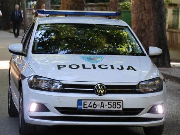 Četiri osobe povrijeđene su u saobraćajnoj nesreći koja se danas dogodila u okolini D. Vakufa, saopcila je policija SBK
