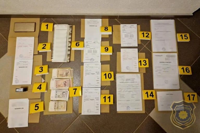 u vitezu uhapsena doktorica kod kuce pregledala pacijente i ovjeravala pecatom doma zdravlja osumnjicena za zloupotrebu polozaja