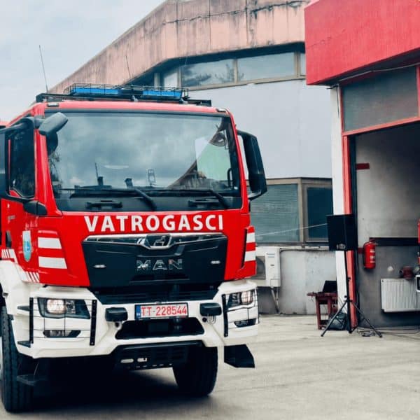 Tri požara u Tuzli, Lukavcu i Gračanici, vatrogasci intervenisali na više lokacija